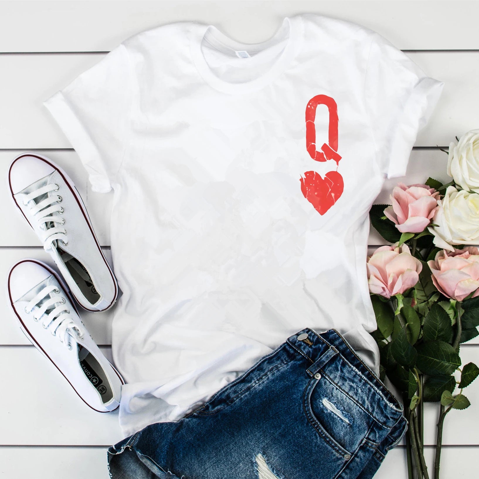 2023 Queen of Hearts T-Shirt Girls Cute Queen Tee Tumblr Poker Cards Q Graphic Tees Alice in the Wonderland Shirt